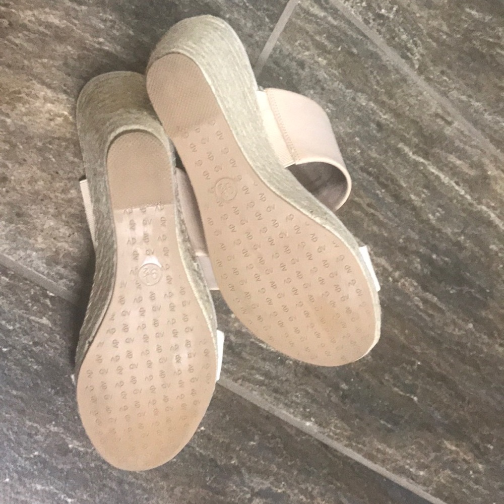 Wedge heeled shoes - Picture 4 of 4
